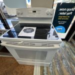 GE Electric Top Glass Stove JB630DF1WW