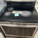 (REFURBISHED) GE Glass Top Range JB640SF1SS