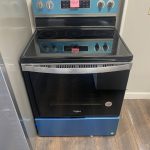 (NEW) Whirlpool Glass Top Range WFE550SOLZ3