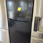 Frigidaire top and bottom refrigerator fftr1814wba