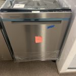 (NEW) Whirlpool Stainless Steel Dishwasher WDPS7024RZ0