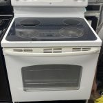 (USED) GE White Glass top stove J BS55D M2WW