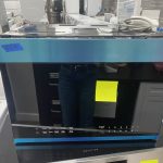 (NEW) Frigidaire household Microwave oven  UMV1422US