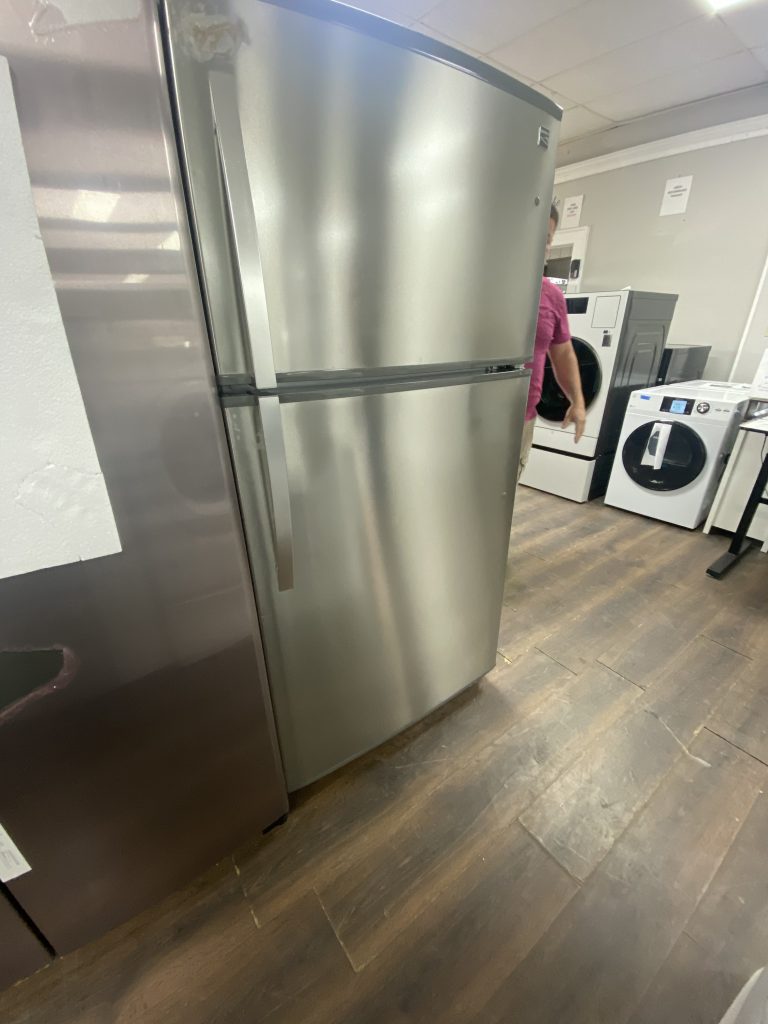 (USED) Kenmore Top & Bottom Refrigerator 111.71215610