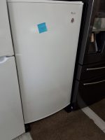 whirlpool-upright-freezer-wzf34x160w1