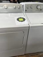 set-kenmore-top-load-washer-110-22352510-and-electric-dryer-medx6stbw1